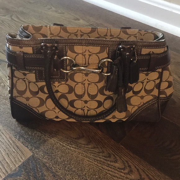 Authentic Coach Purse Excellent Condition - Picture 1 of 8
